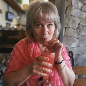 Meet your Posher, Becky